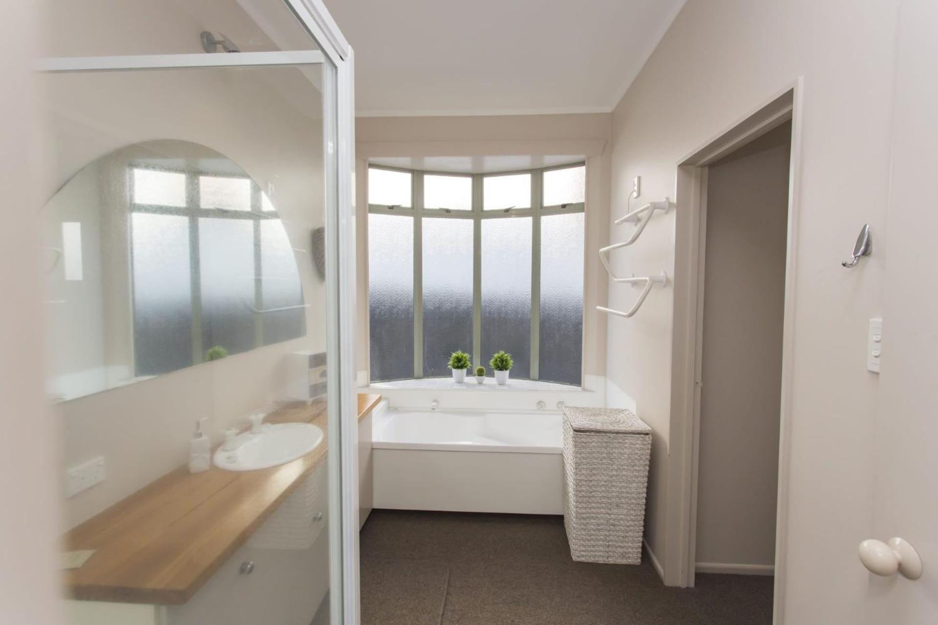 Villa The Waterfront Escape New Plymouth Exterior foto